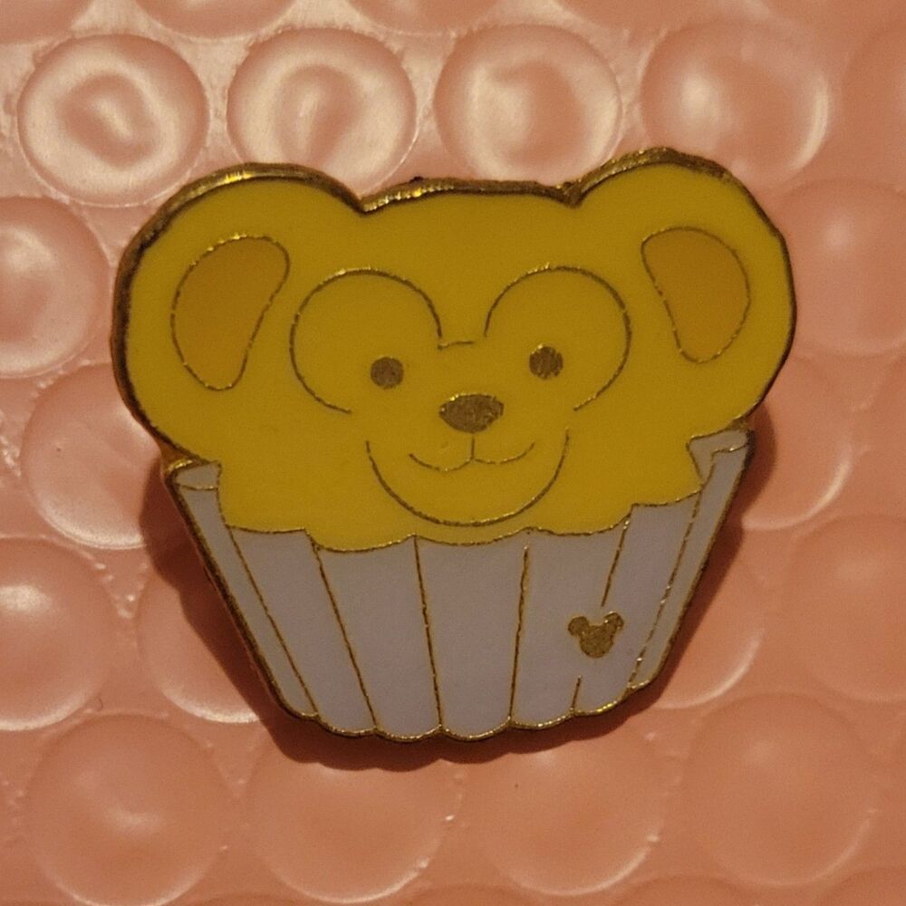 Disney Duffy Cupcake from Pin Trading Carnival 2018 - Carnival Food Pin Series